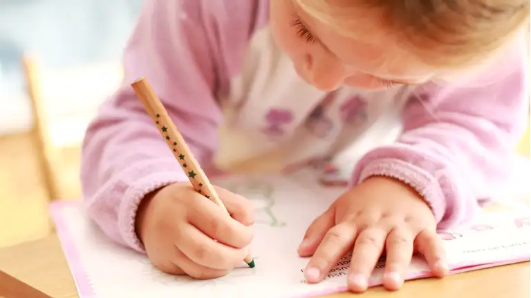 Pige i børnehaveklasse