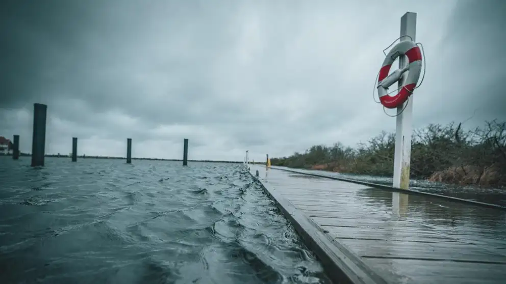 Forhøjet vandstand i Klintholm Havn