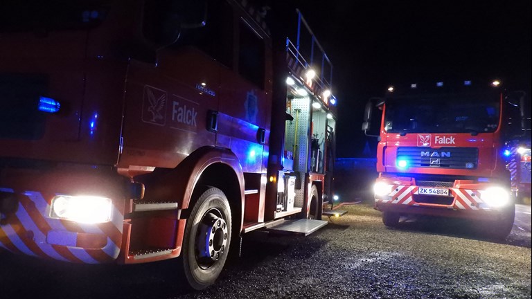 Falckbiler med lys på