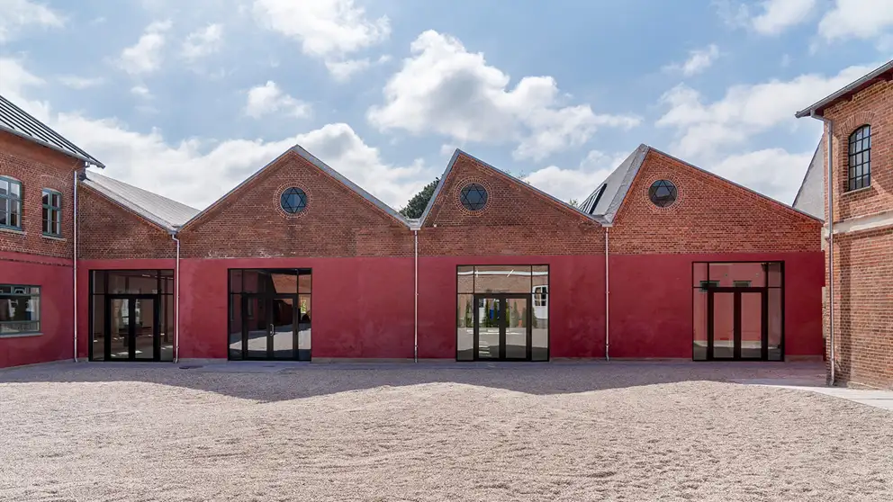 Støberihallerne i Præstø set udefra